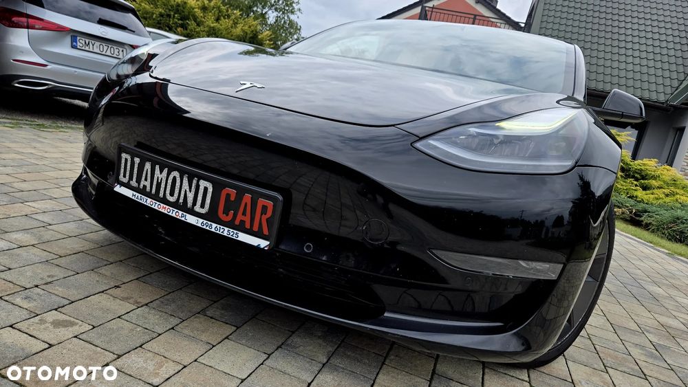 Tesla Model 3 - 1