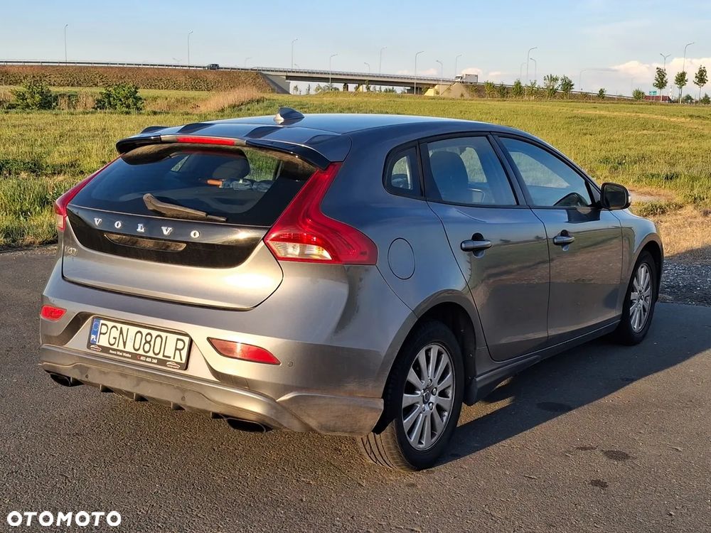 Volvo V40 D2 - 4