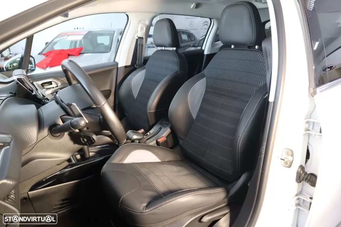 Peugeot 2008 1.6 e-HDi Allure 2-Tronic - 11