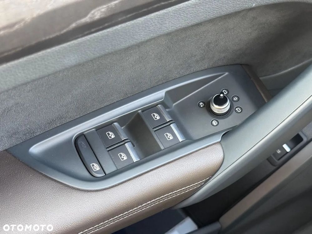 Audi Q5 55 TFSIe quattro S tronic S line - 23