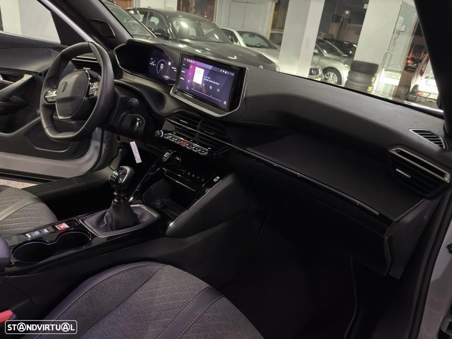 Peugeot 2008 1.2 PureTech Allure - 20