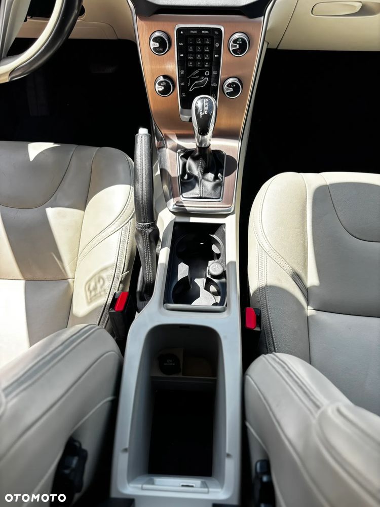 Volvo V40 Cross Country T4 Drive-E Momentum - 26