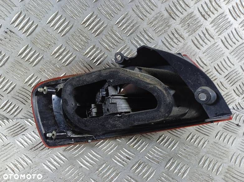 LAMPA PRAWA TYLNA FIAT CROMA - 2