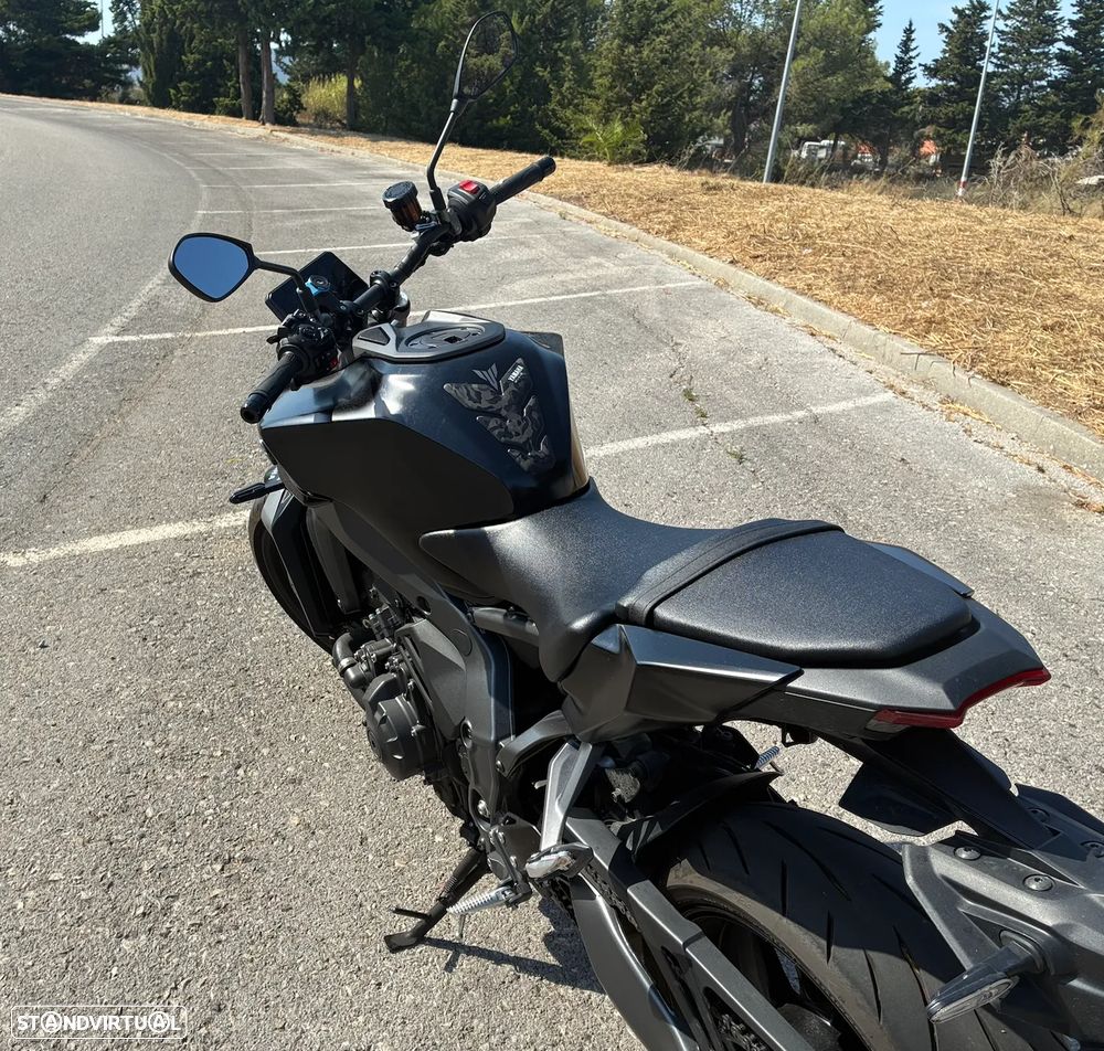 Yamaha MT-09 - 2
