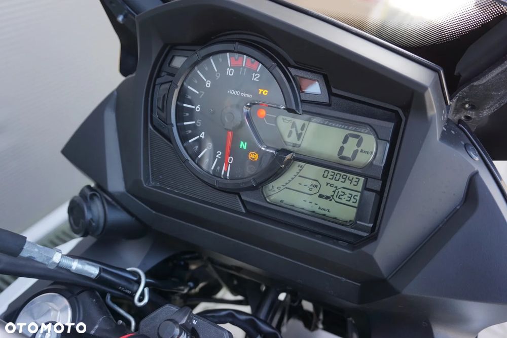 Suzuki V-STROM - 16
