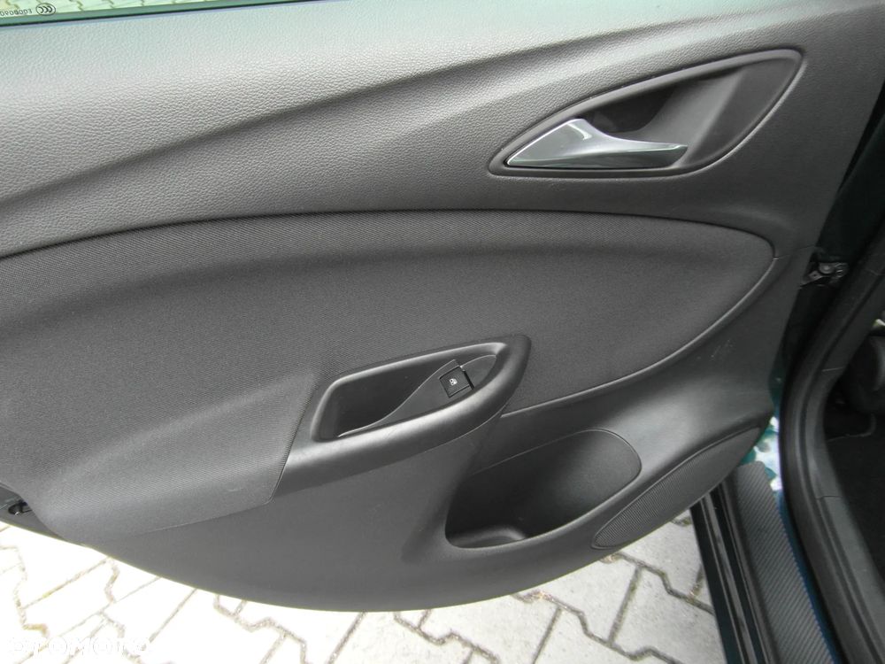 Opel Astra 1.4 T Dynamic - 31