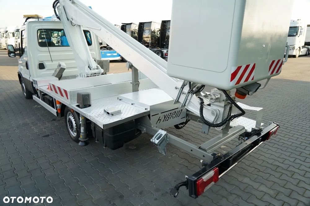 Iveco DAILY 35-140 / ZWYŻKA / PODNOŚNIK KOSZOWY MULTITEL  160 ALU   / 4 PODPORY / MANUAL / 2017 R - 19