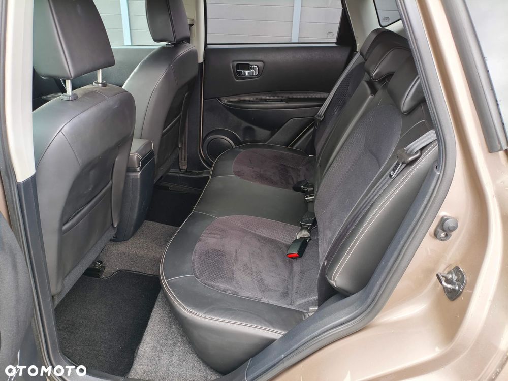 Nissan Qashqai 1.6 dCi 4 x 4 DPF Start/Stop tekna - 24