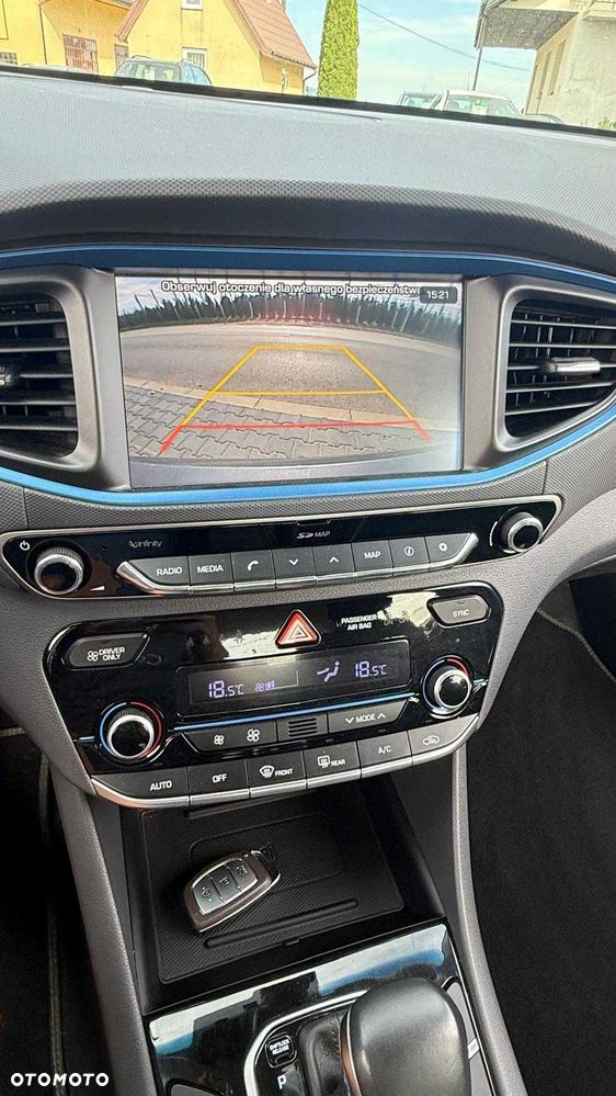 Hyundai IONIQ - 7