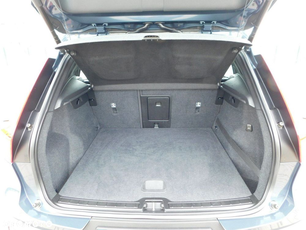 Volvo XC 40 D3 Momentum - 24