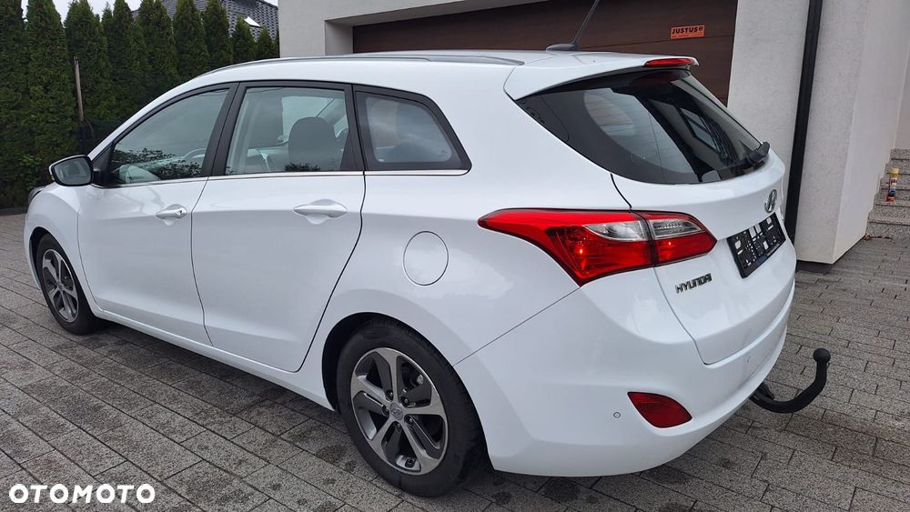 Hyundai i30 blue 1.6 CRDi Passion - 10