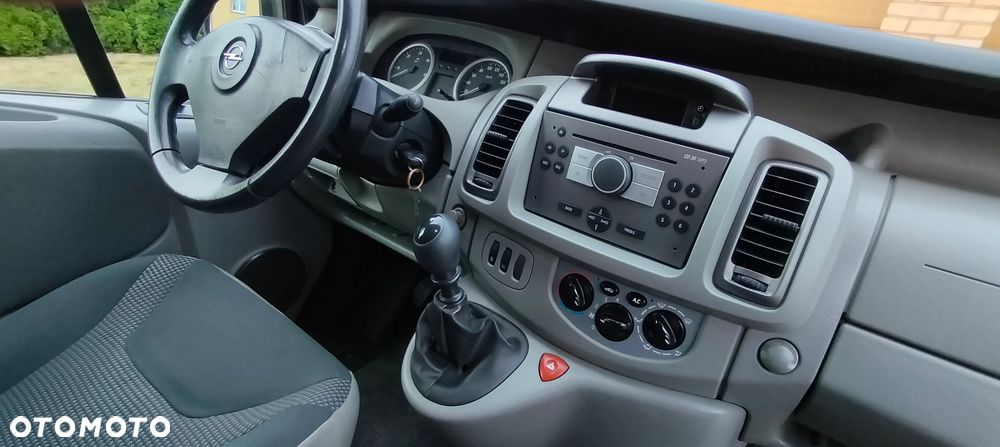 Opel Vivaro - 8