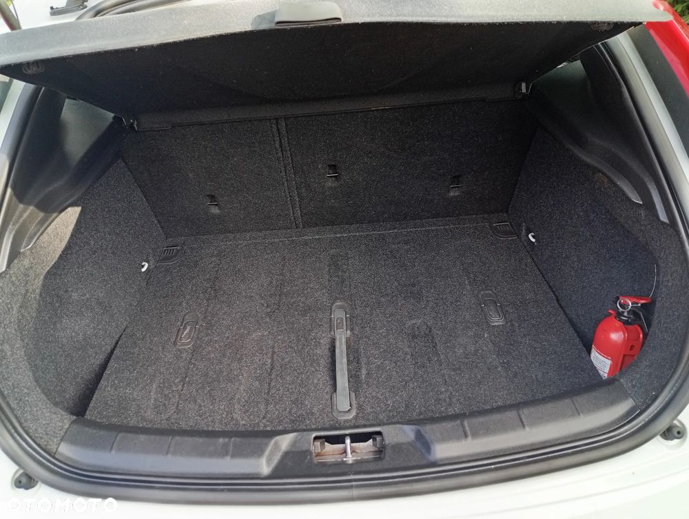 Volvo V40 D2 Momentum - 10