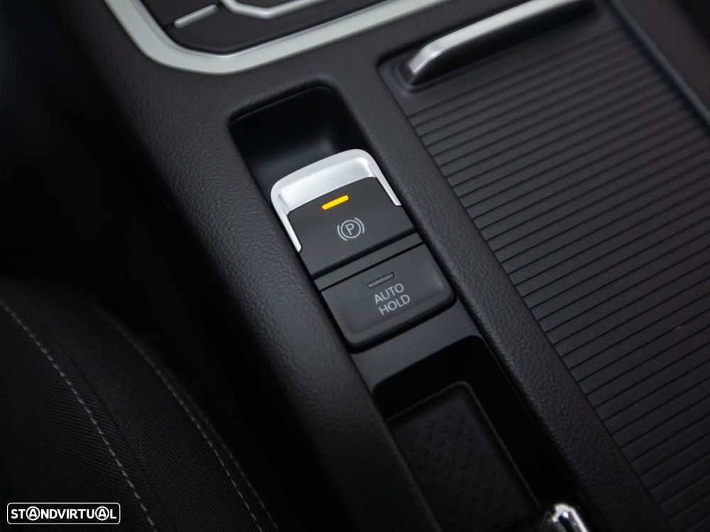 VW Passat Variant 2.0 TDi Business Package DSG - 19