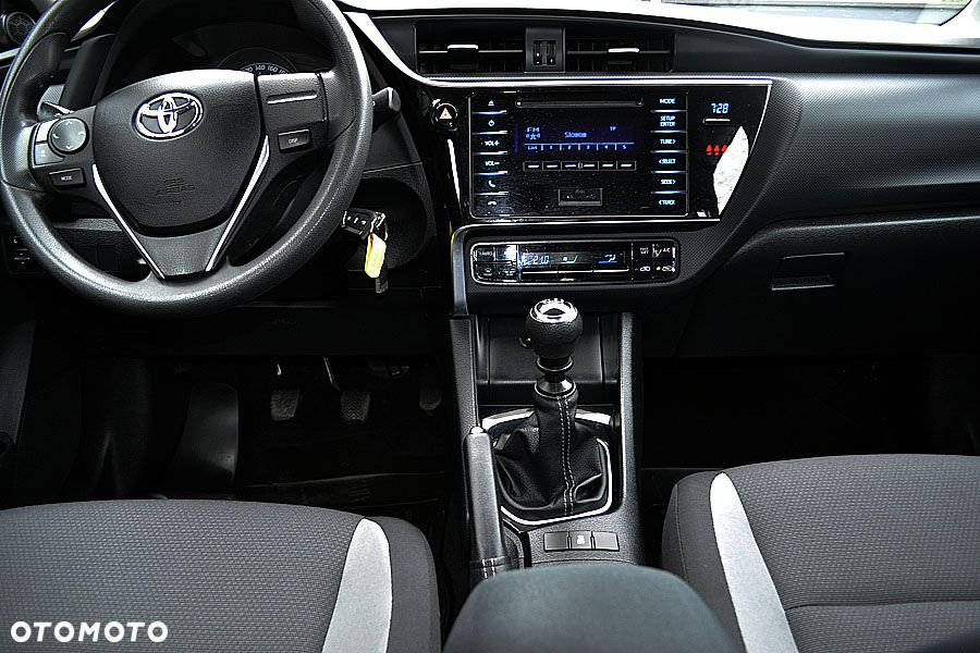 Toyota Auris 1.33 VVT-i Life - 14