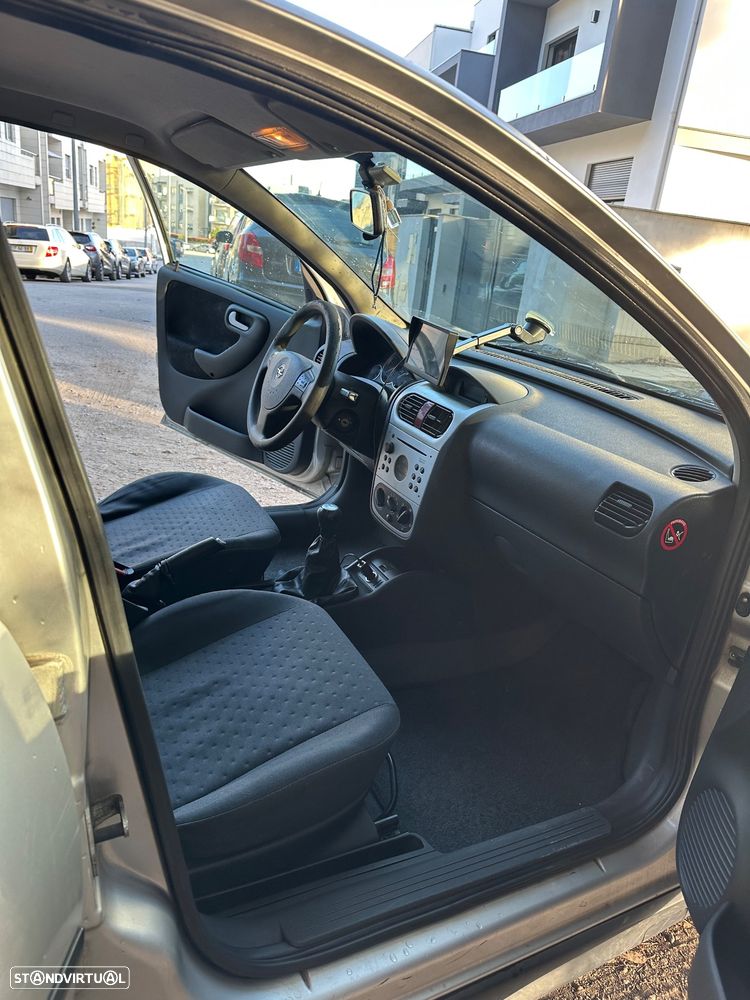 Opel Corsa 1.2 16V Essentia - 6