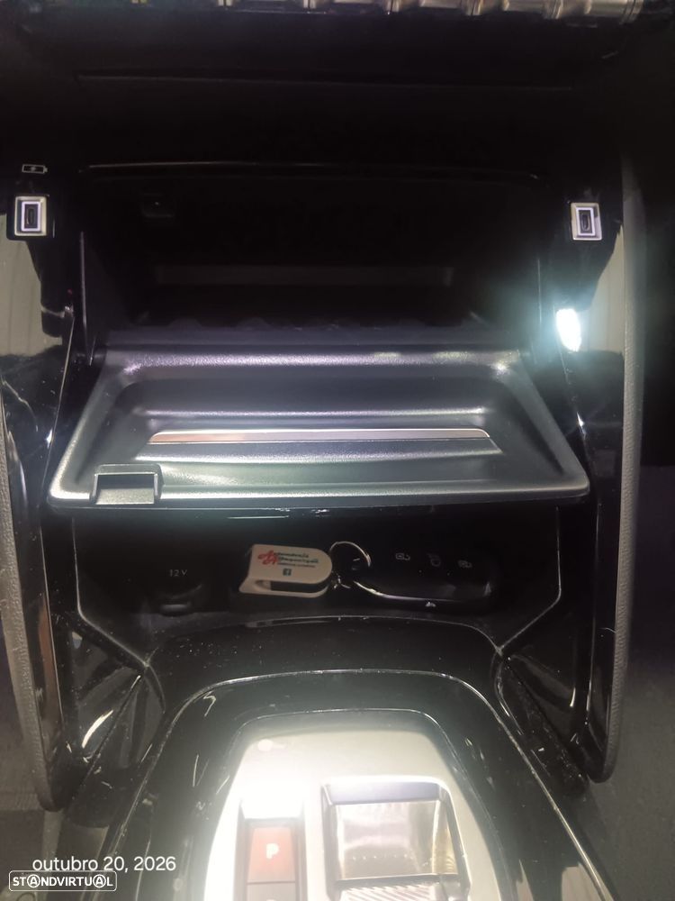 Peugeot 2008 1.2 Hybrid Allure e-DCS6 - 21