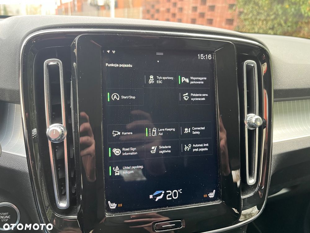 Volvo XC 40 D3 AWD Momentum Pro - 23