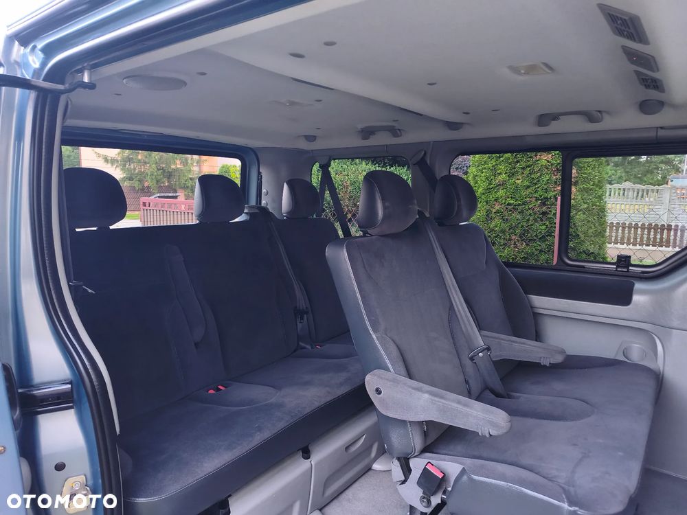 Renault Trafic Grand Passenger Black Edition - 23