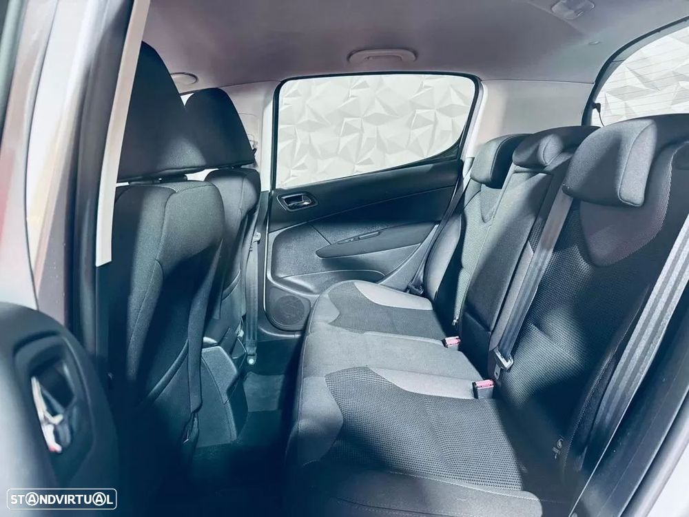 Peugeot 308 1.6 HDi Executive - 12