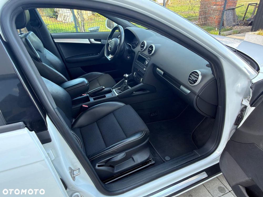 Audi A3 Sportback 2.0 TDI DPF Ambiente - 11