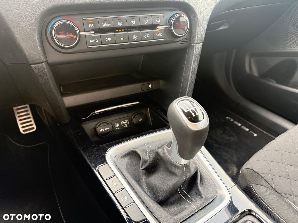 Kia ProCeed 1.6 CRDi SCR GT LINE - 12