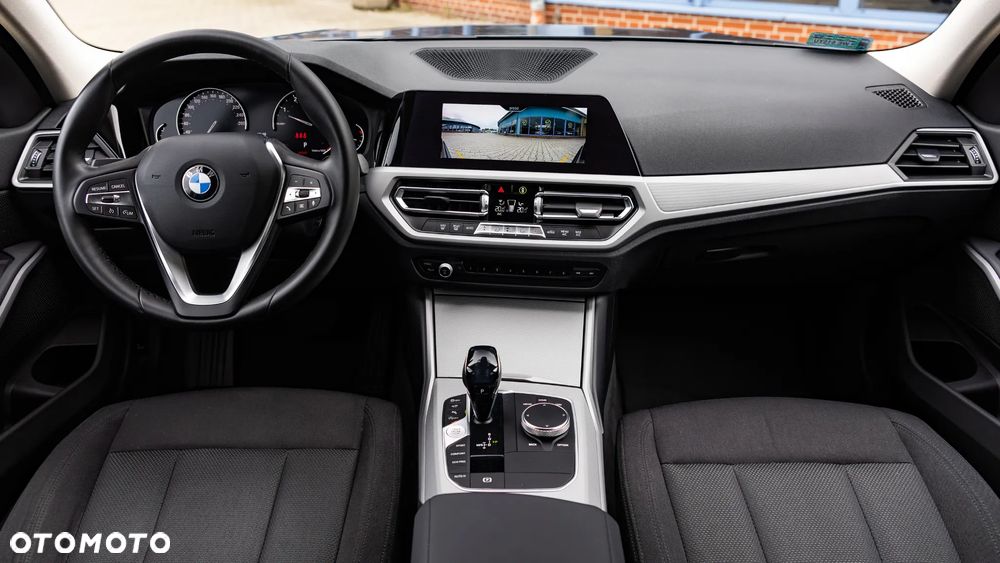 BMW Seria 3 320i - 21