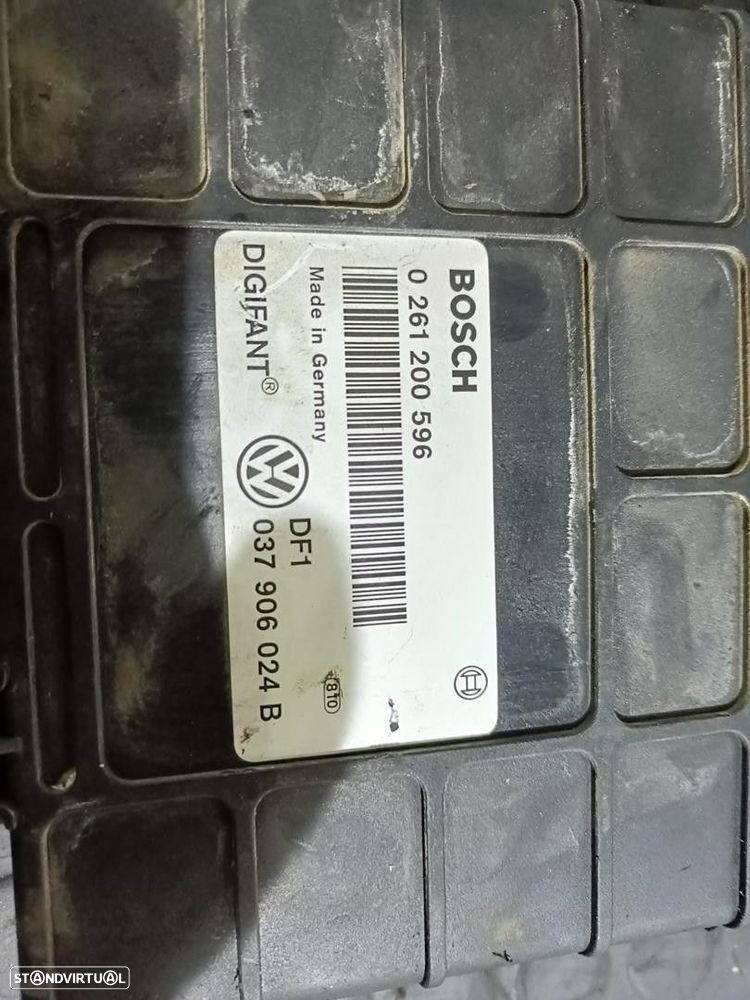 CENTRALINA MOTOR UCE VOLKSWAGEN GOLF III 1993 -037906024B - 2