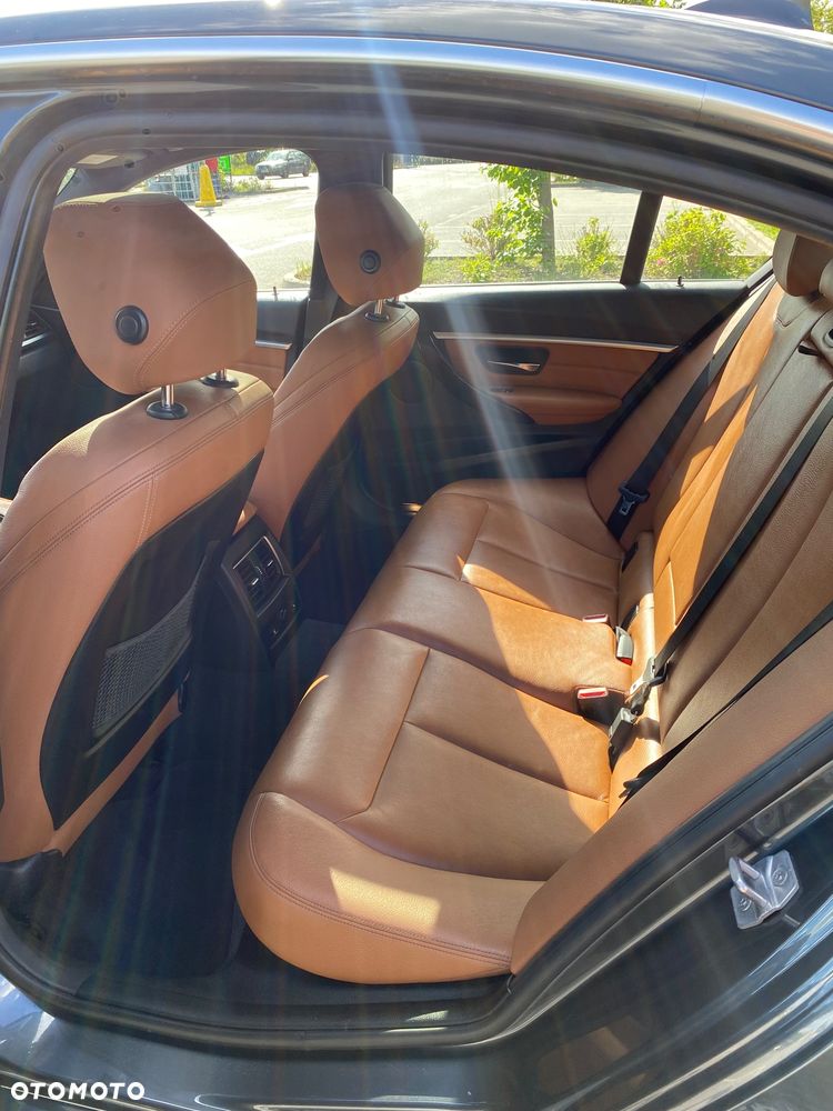 BMW Seria 3 330i xDrive - 8
