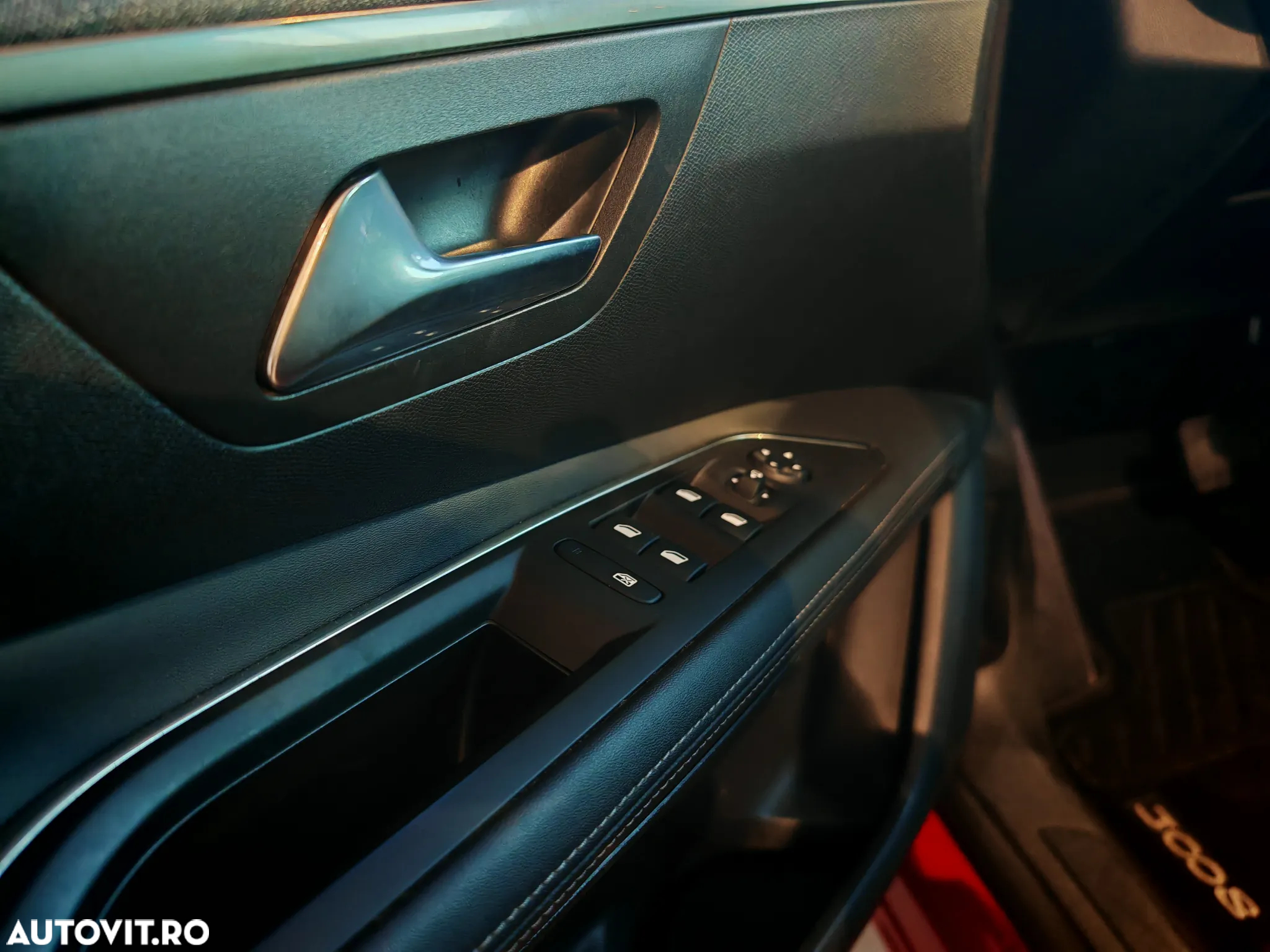 Peugeot 3008 1.2 PureTech S&S EAT8 Allure - 15