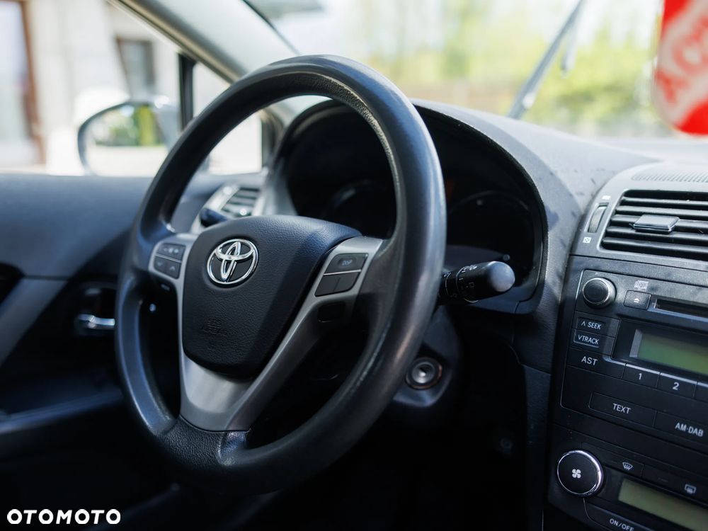 Toyota Avensis - 11