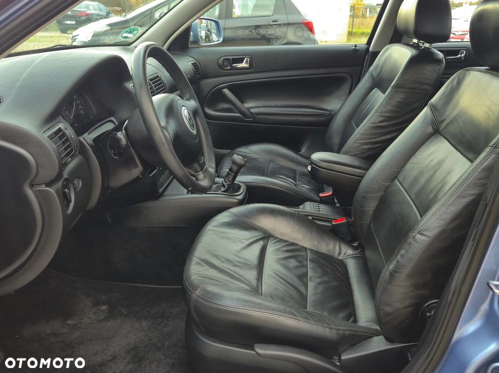 Volkswagen Passat 1.8T Comfortline - 16