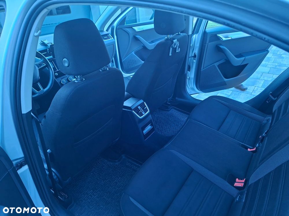 Skoda Octavia 1.4 TSI Ambition - 11