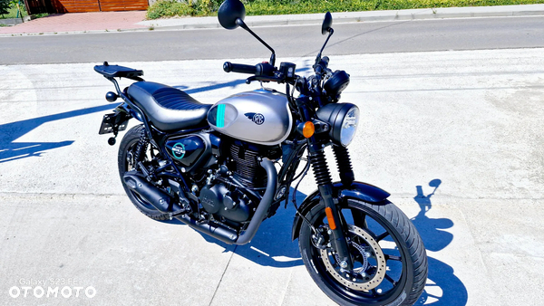 Royal Enfield HNTR