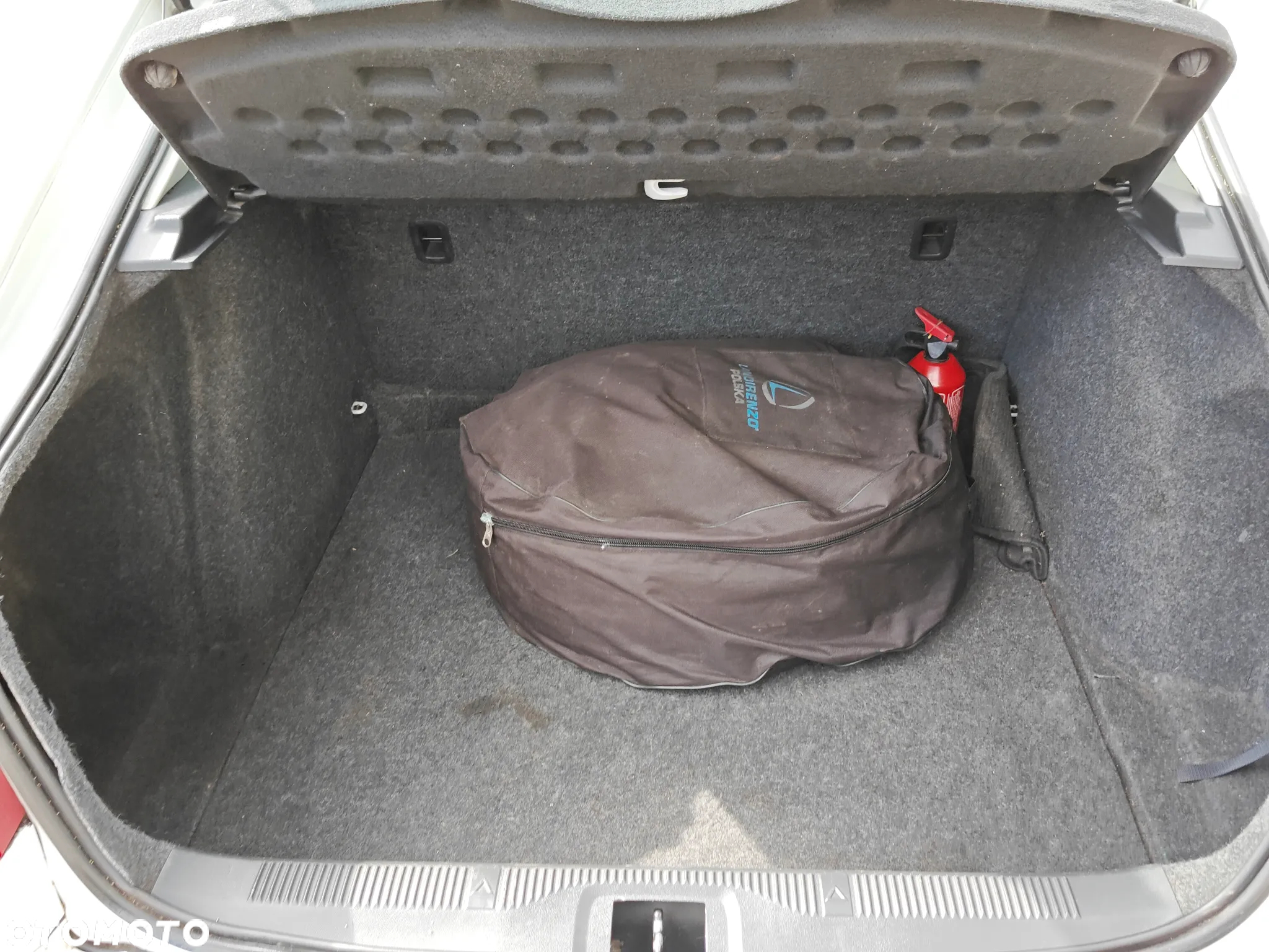 Skoda Octavia 1.6 Ambiente - 16