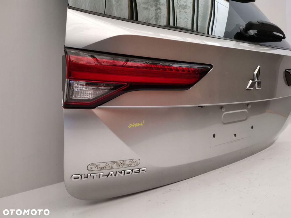 MITSUBISHI OUTLANDER IV 22- KLAPA BAGAZNIKA KOMPLETNA U25 - 6