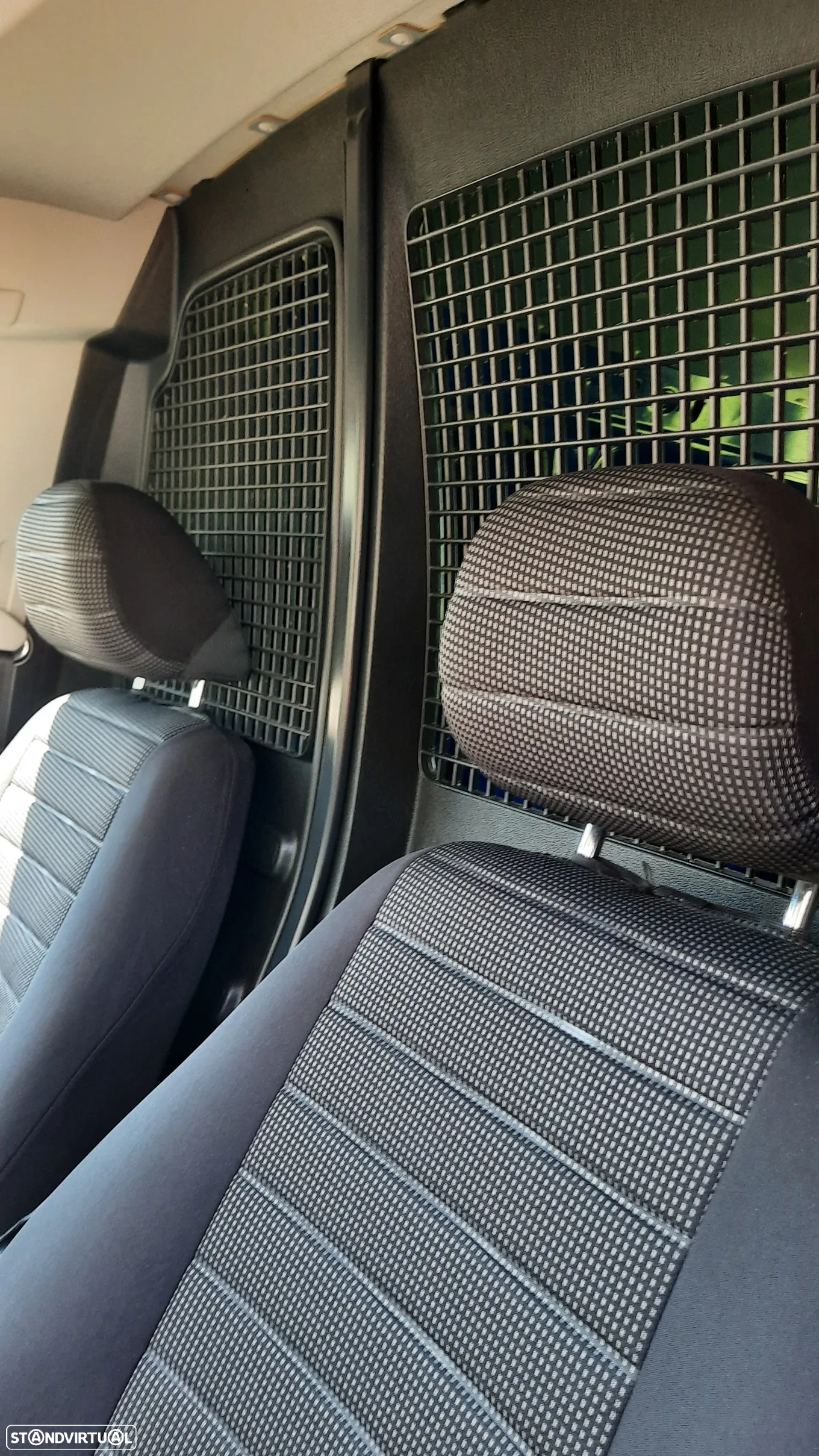 VW Caddy - 13