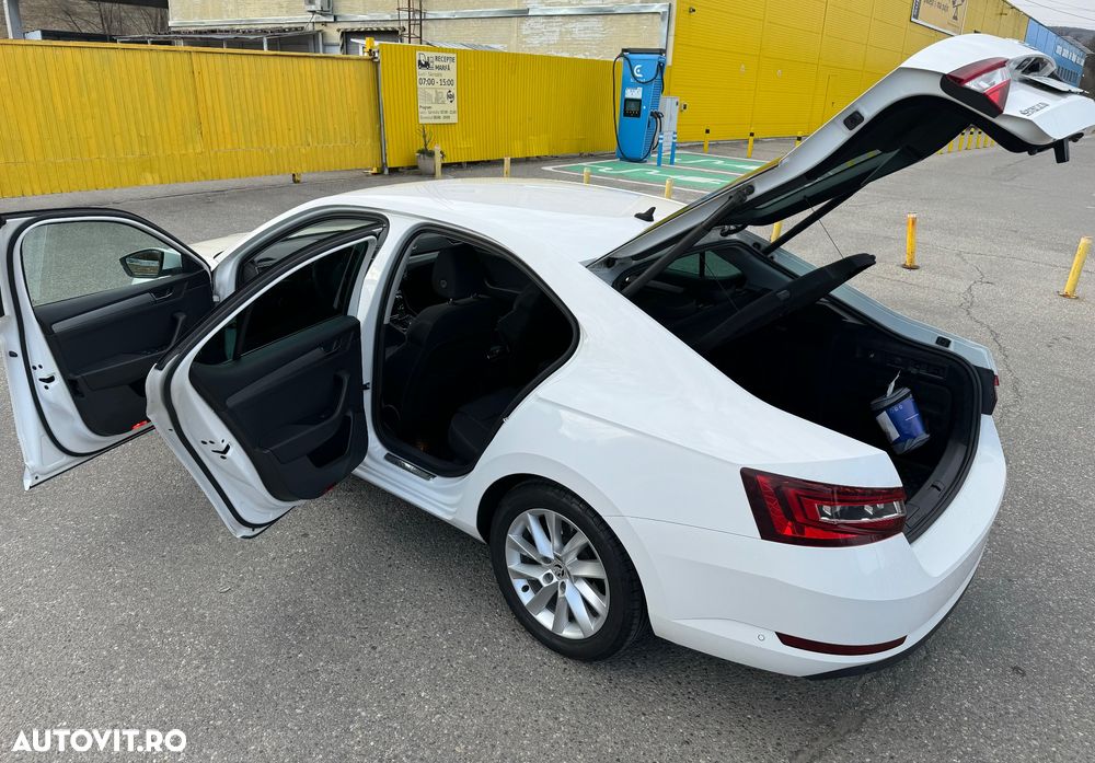 Skoda Superb 1.6 TDI DSG Ambition - 12
