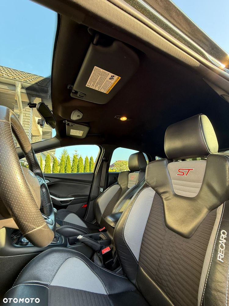Ford Focus 2.0 EcoBoost ST - 14