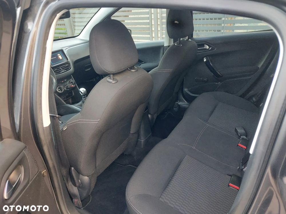 Peugeot 208 BlueHDi 100 Active Pack - 8