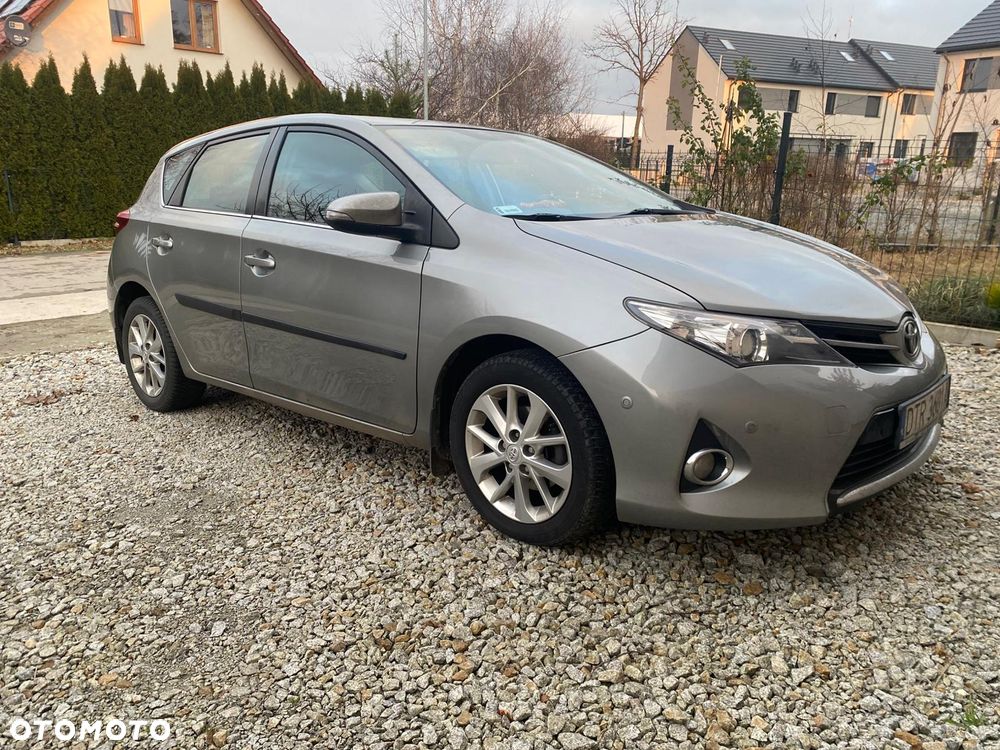 Toyota Auris 1.4 D-4D Premium - 1
