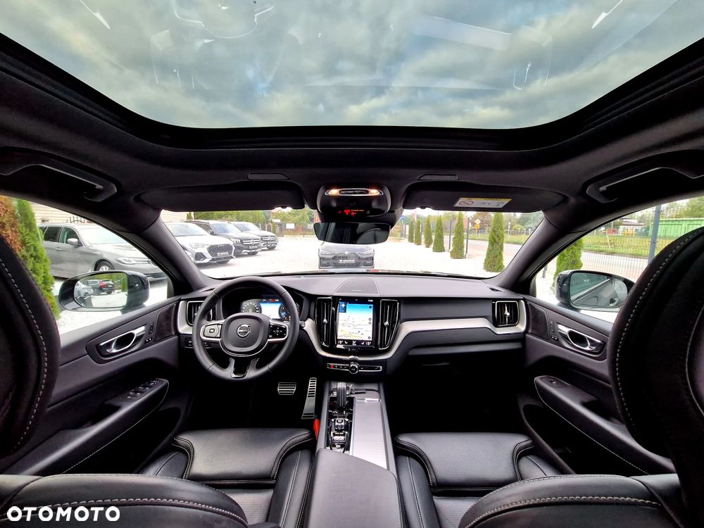 Volvo XC 60 B4 B Plus Dark - 9