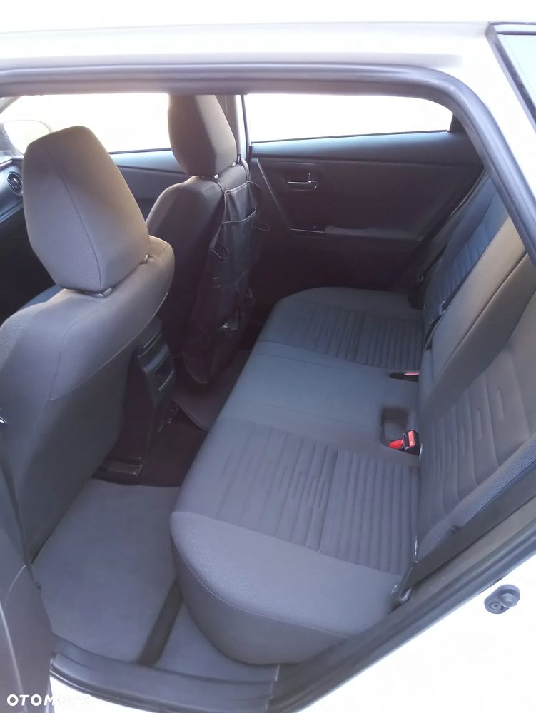 Toyota Auris 1.6 Premium - 10