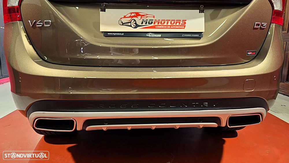 Volvo V60 Cross Country 2.0 D3 Momentum - 10