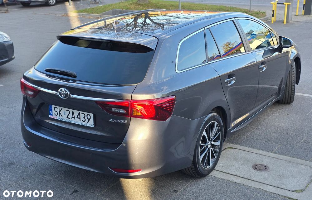Toyota Avensis 2018 photo 5