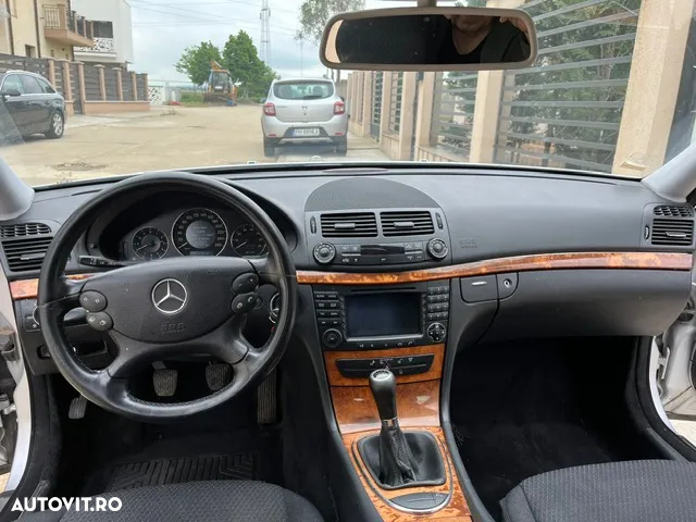 Mercedes-Benz E 200 KOMPRESSOR - 9
