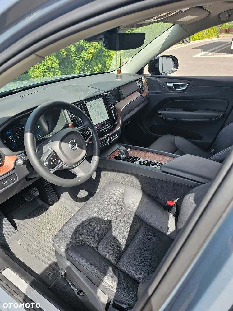 Volvo XC 60 T8 AWD Recharge Plus Black Edition - 13