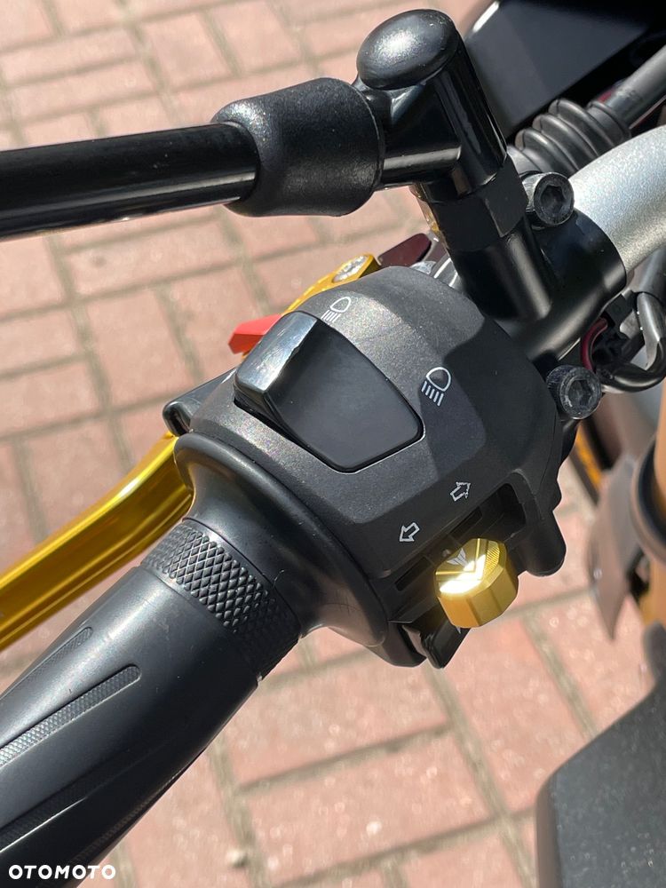 Yamaha MT - 11