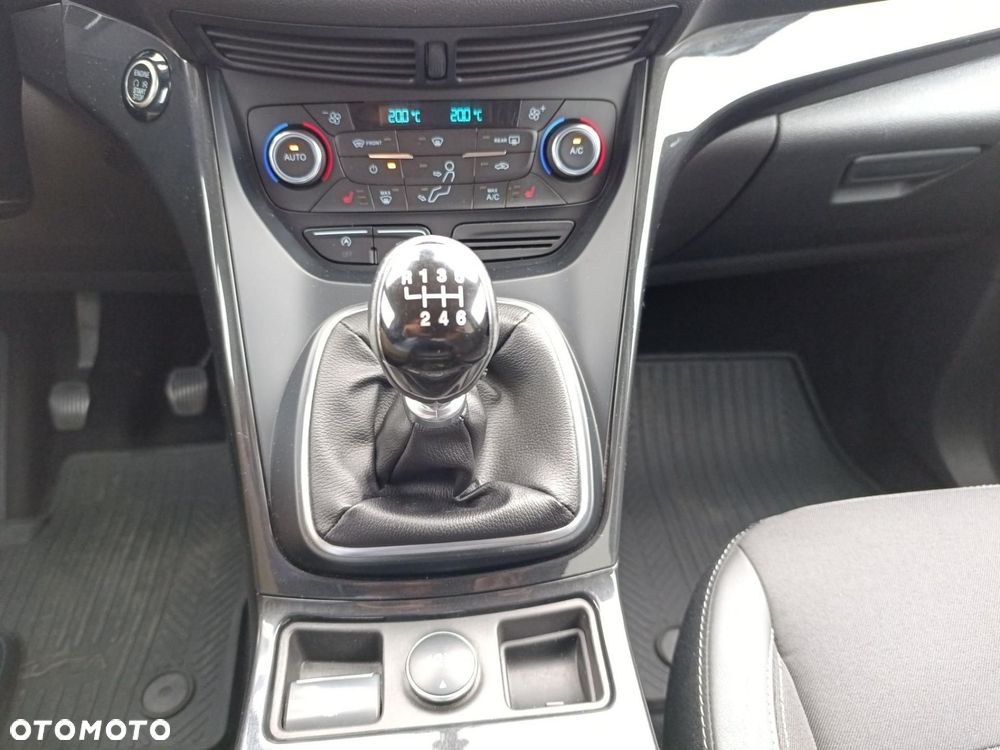 Ford Kuga - 24