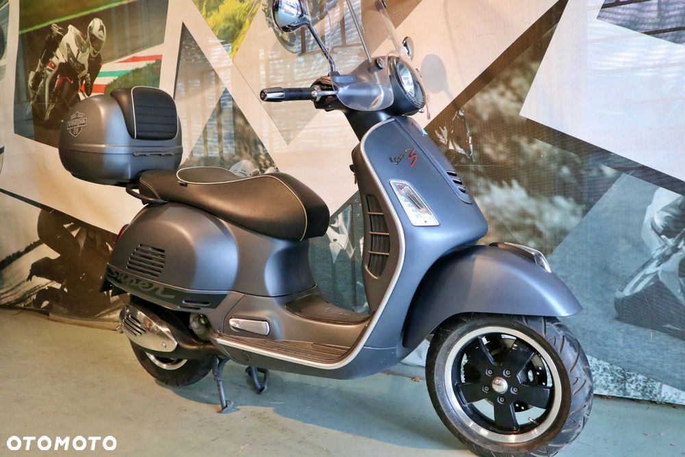 Piaggio Vespa - 10